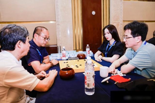 div, 旁观者, 杯全国新闻