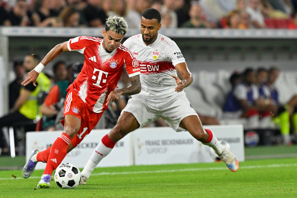 才华尽显, Zp, 新华社发