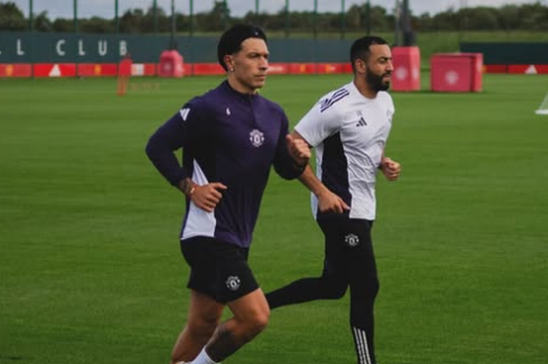 在赛季最后, 到马丁内斯, 曼联非常想 在赛季最后, 到马丁内斯, 曼联非常想